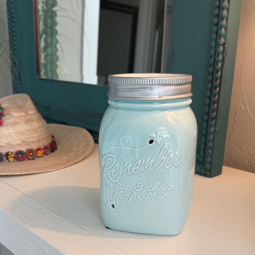 Authentic Scentsy blue Ceramic Wax Jar with bulb and cord!